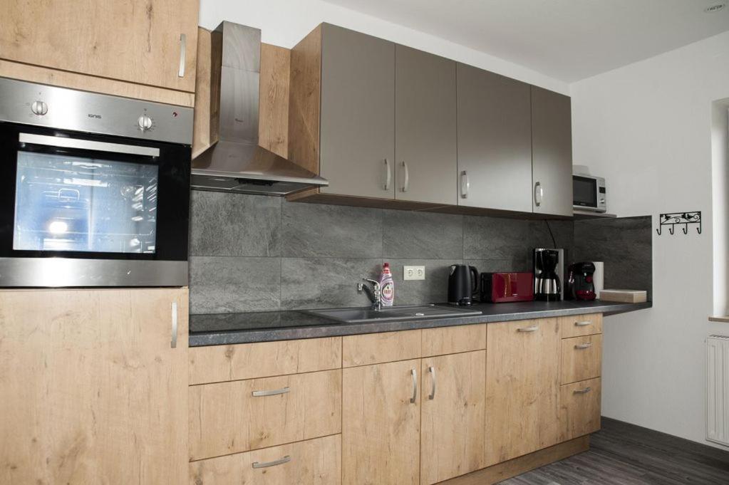 EXKLUSIVE Ferienwohnung mit Balkon, 2 Schlafzimmer im HAUS SERTÜRNER Einbeck Exterior foto